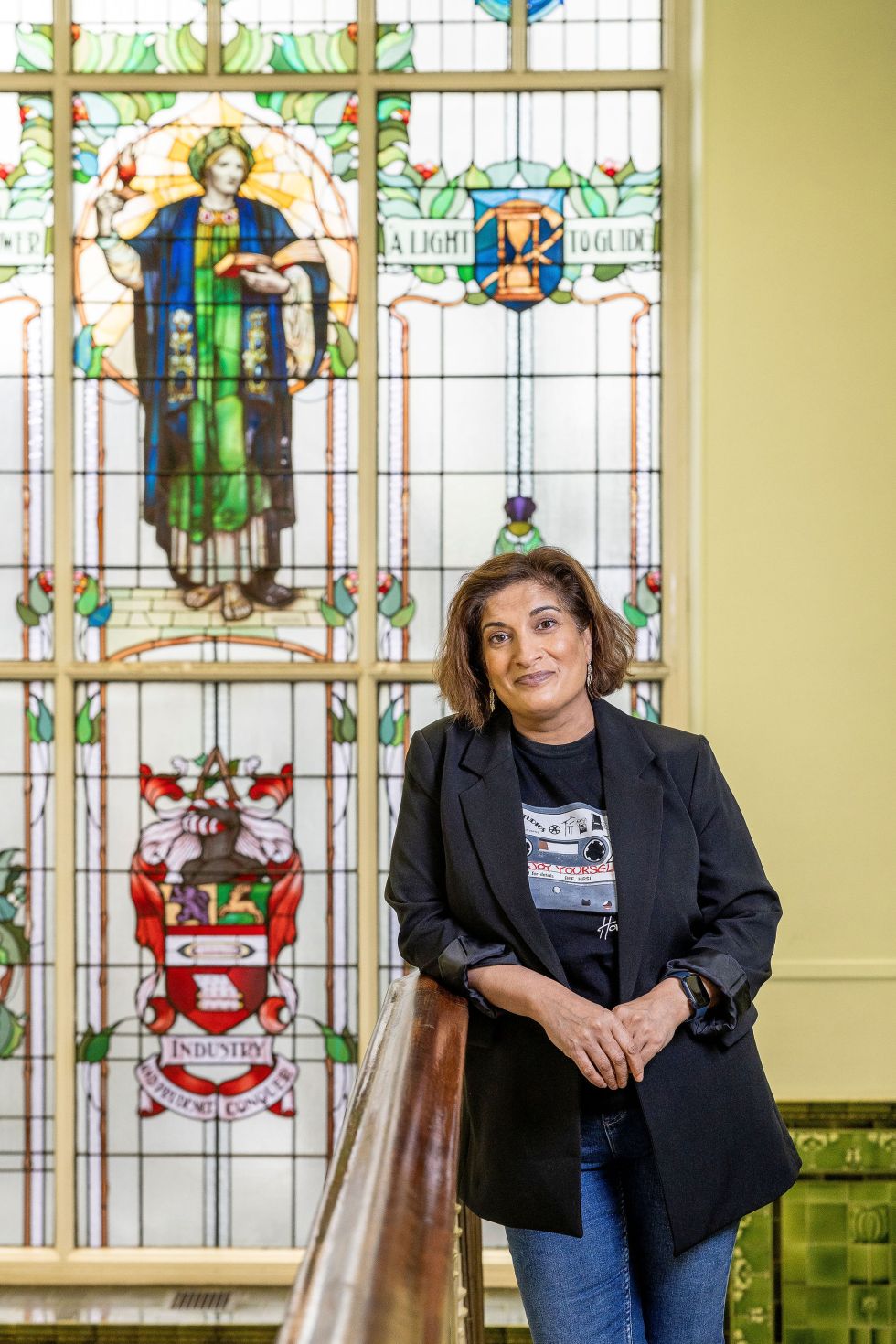 Mina Anwar, Accrington Library. Image by Christina Davies, Fish2Photo.